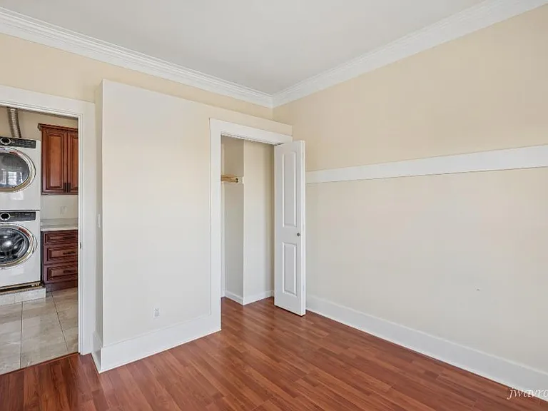 5657 California St #3 — Photo 10