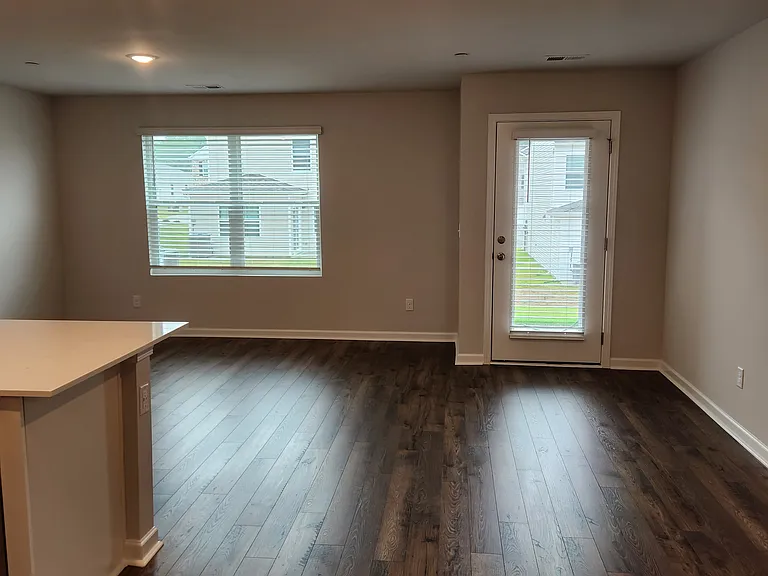 261 Dale Mires Ln — Photo 3