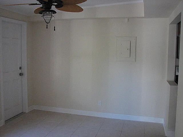 717 Emma St — Photo 5