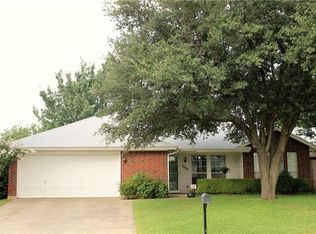 5633 Caracas Dr, North Richland Hills, TX 76180