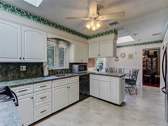 4th image of 71 Grassy Pond Dr