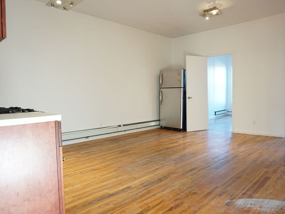 1st image of 744 Myrtle Ave #3R