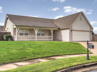 1709 W Waco Ct, Broken Arrow, OK 74011