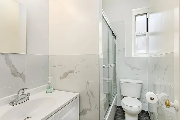 Rented by Century 21 Metropolitan | media 17