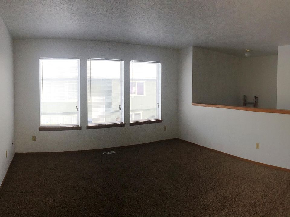 1st image of 4223 E Longfellow Ave