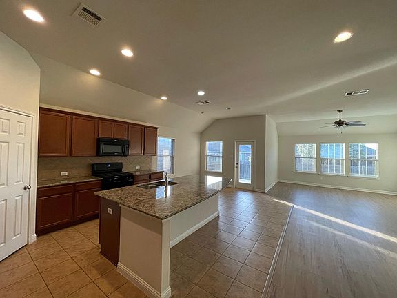 3rd image of 2916 Salvador Ln