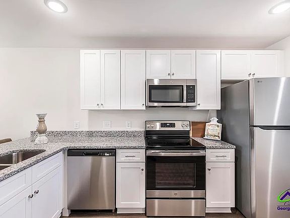 5th image of 32 Ashford Way #704
