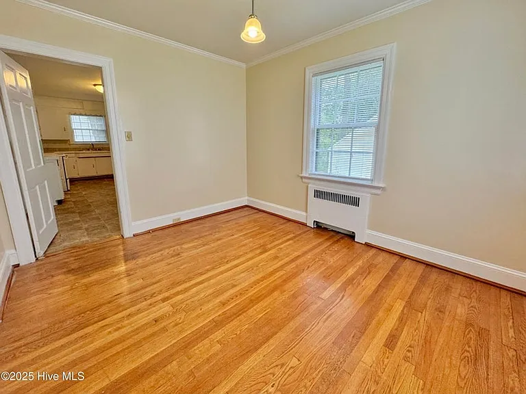 306 Wilson Ave — Photo 6