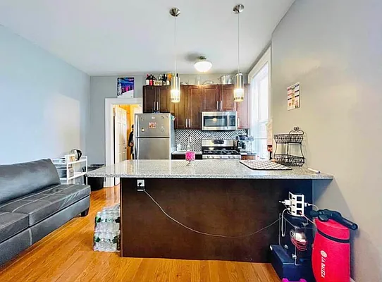 Rented by Prime America Real Estate Inc | media 11