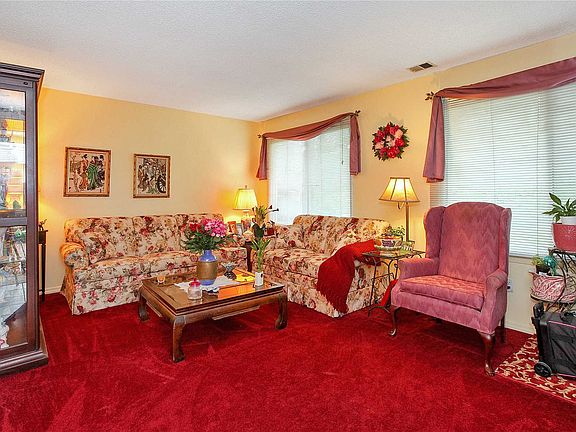 3rd image of 232 Springmeadow Dr Unit A