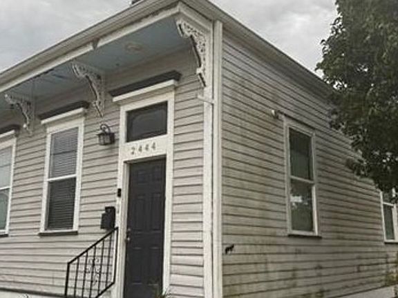 3rd image of 2444 1st St