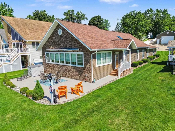 16639 Lakeview Dr, Vandalia, MI 49095