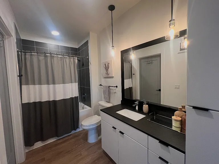 567 N Ave Ne #B1A — Photo 8