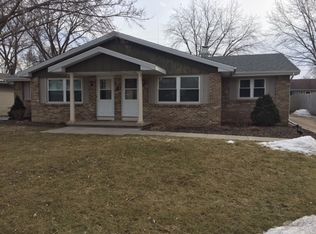 824 N Hawthorne Dr, Appleton, WI 54915