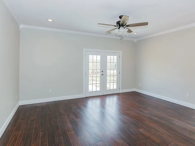 33 Michigan Ln — Photo 24