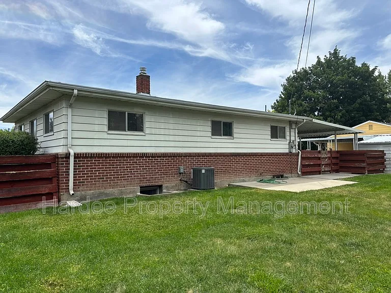 2714 W Kathryn St — Photo 21
