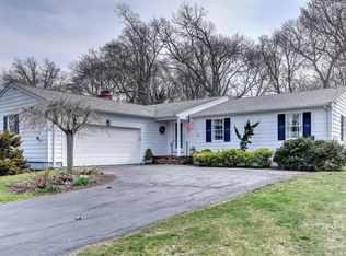 5 Sandra Dr, Bristol, RI 02809