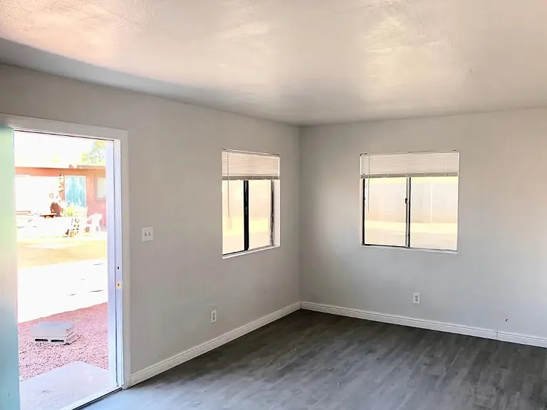 6445 W Maryland Ave — Photo 18