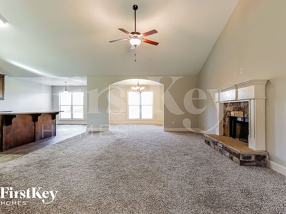 4th image of 1028 Lake Vista Dr