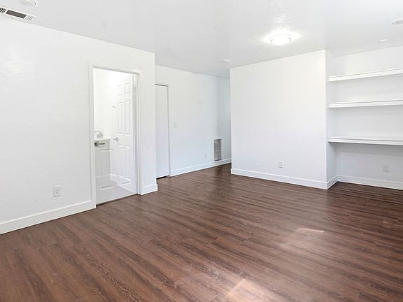4th image of 23855 Zuger Dr #2