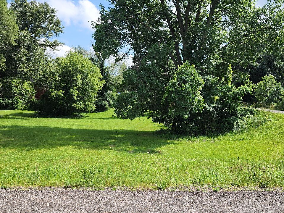 2nd image of E River Rd