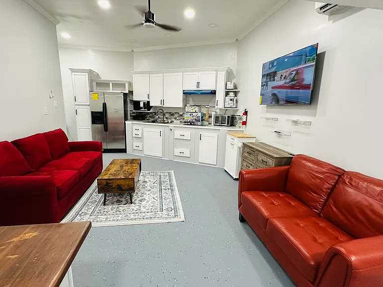 3207 F Ave #3 — Photo 1