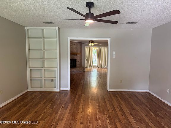 2nd image of 644 Iona St