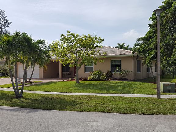 2nd image of 16510 Lake Tree Dr