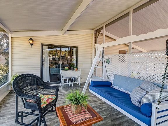 5th image of 403 Loquat Dr