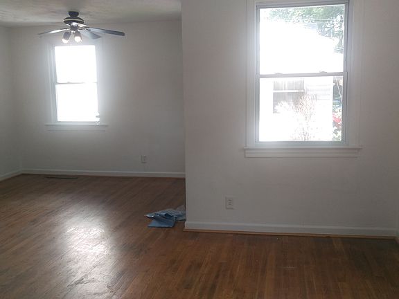 Living/Dining (at Entry)