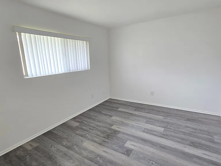 7802 Shaffer Cir — Photo 12