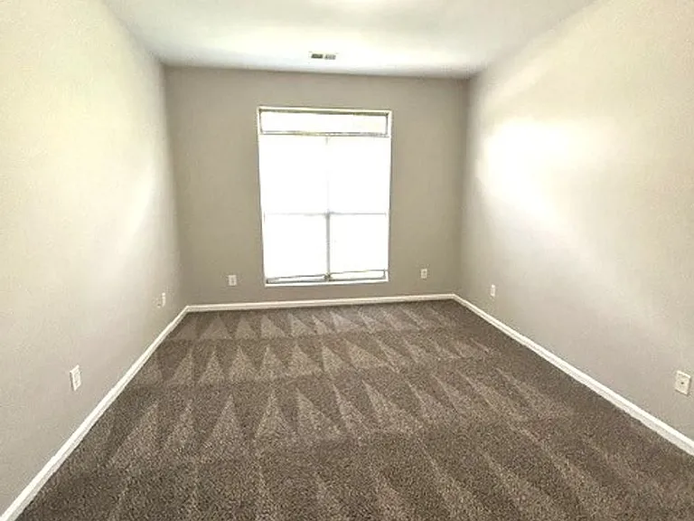 2741 Jacquelyn Ln — Photo 3