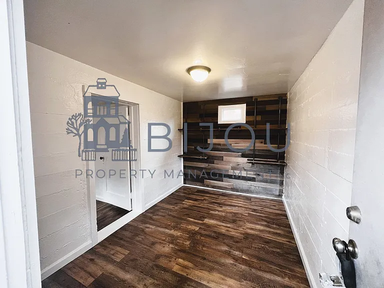 238 N. Prospect St — Photo 4