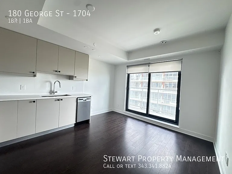 180 George St #1704 — Photo 4