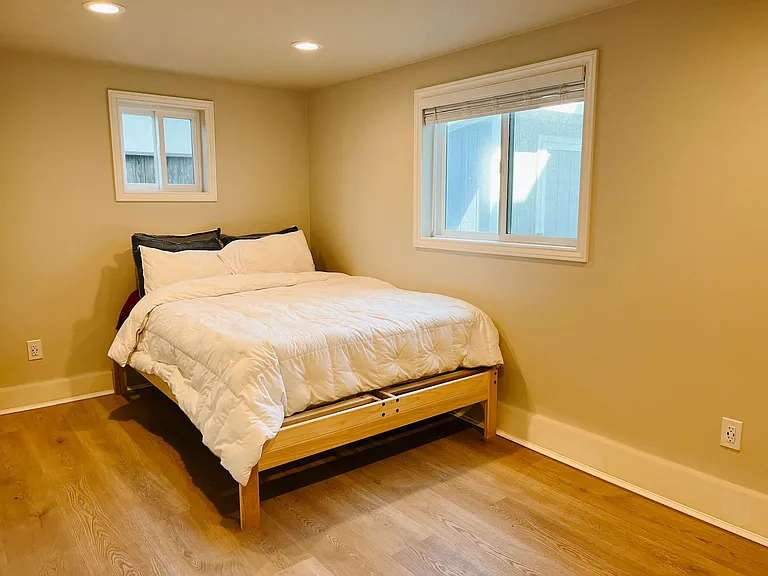 902 W Cliff Dr #B — Photo 4