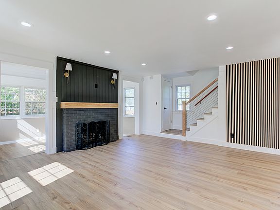 5th image of 6019 Amherst Ave