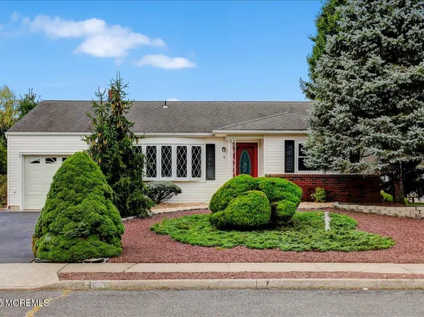 9 Harmony Road, Toms River, NJ 08757