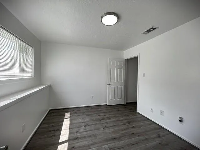 15523 Pensgate St — Photo 20