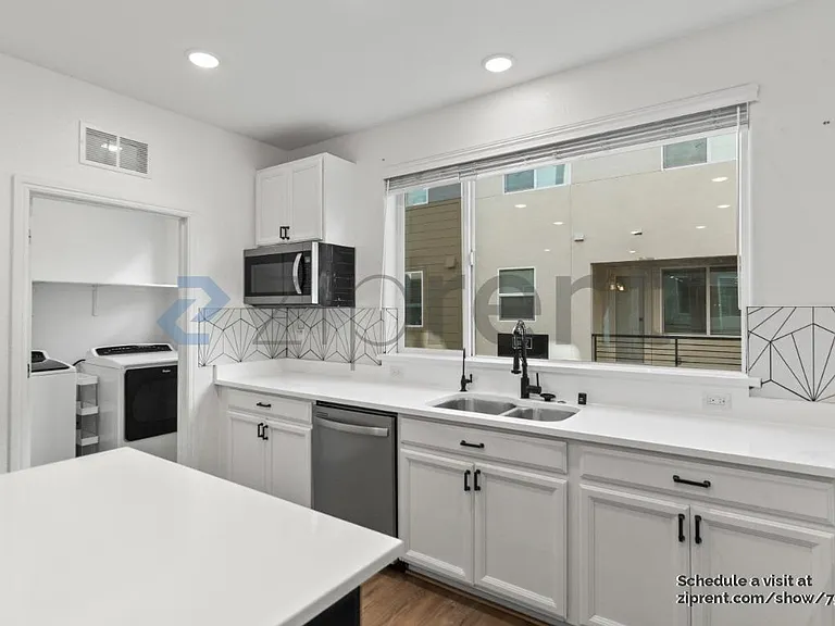 586 Jayne Ct — Photo 13