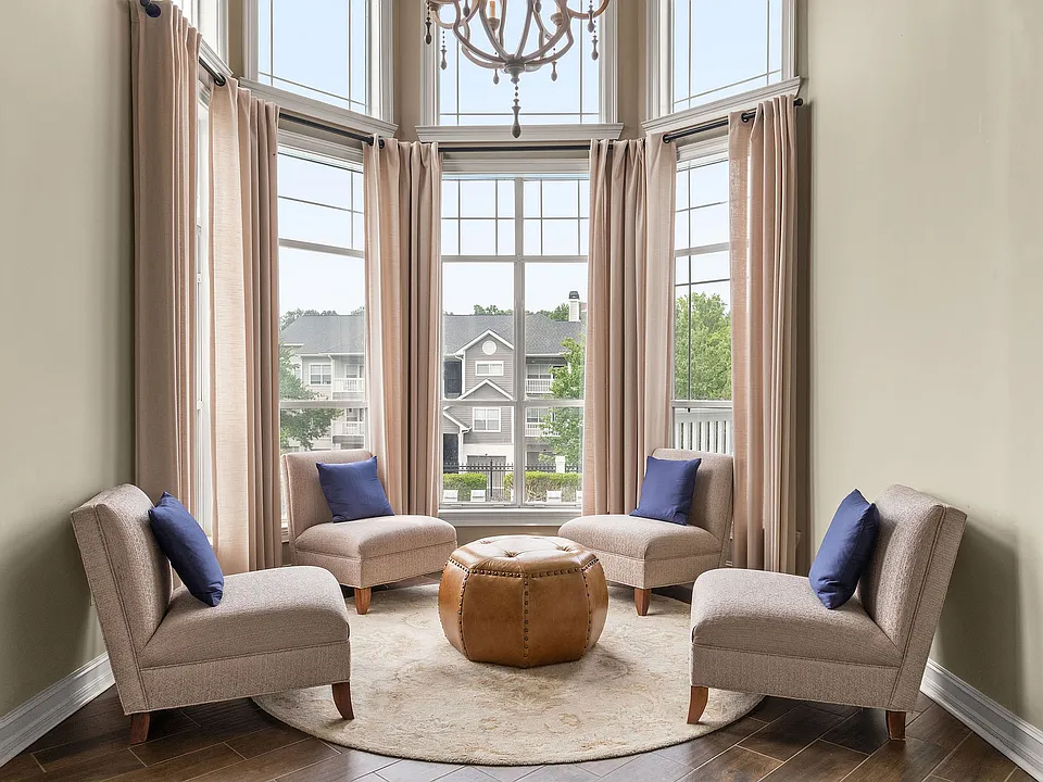 C242940_ChattahoocheeRidge_LEASING_OFFICE_03