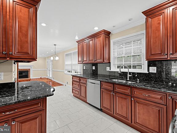 2nd image of 1516 Arbor View Rd