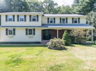 1079 Hopewell Rd, South Glastonbury, CT 06073
