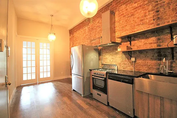 Rented by Hagstrom Management Inc | media 7