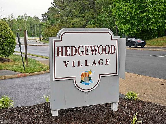 2nd image of 423 Lees Mill Dr