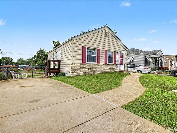 2nd image of 10725 Saint Lawrence Ln