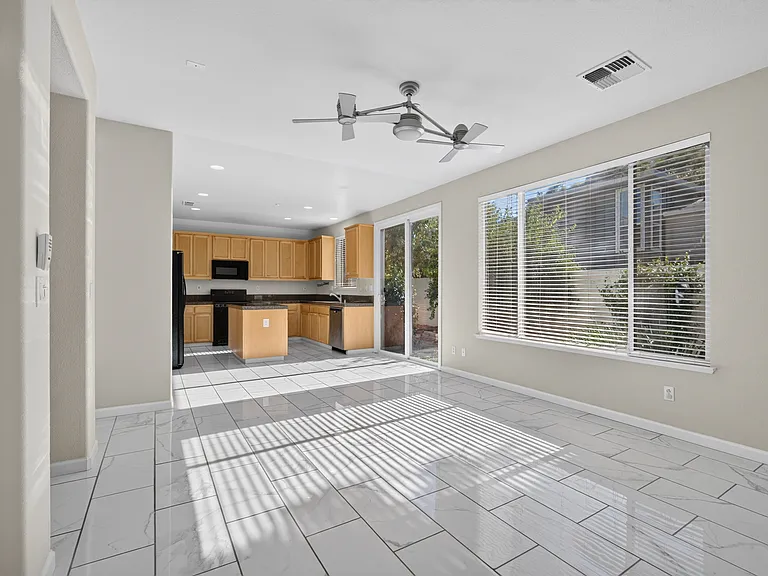5858 Hazelwood Cmn — Photo 16