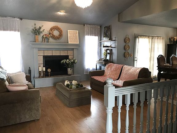 3rd image of 1744 Candace Ln