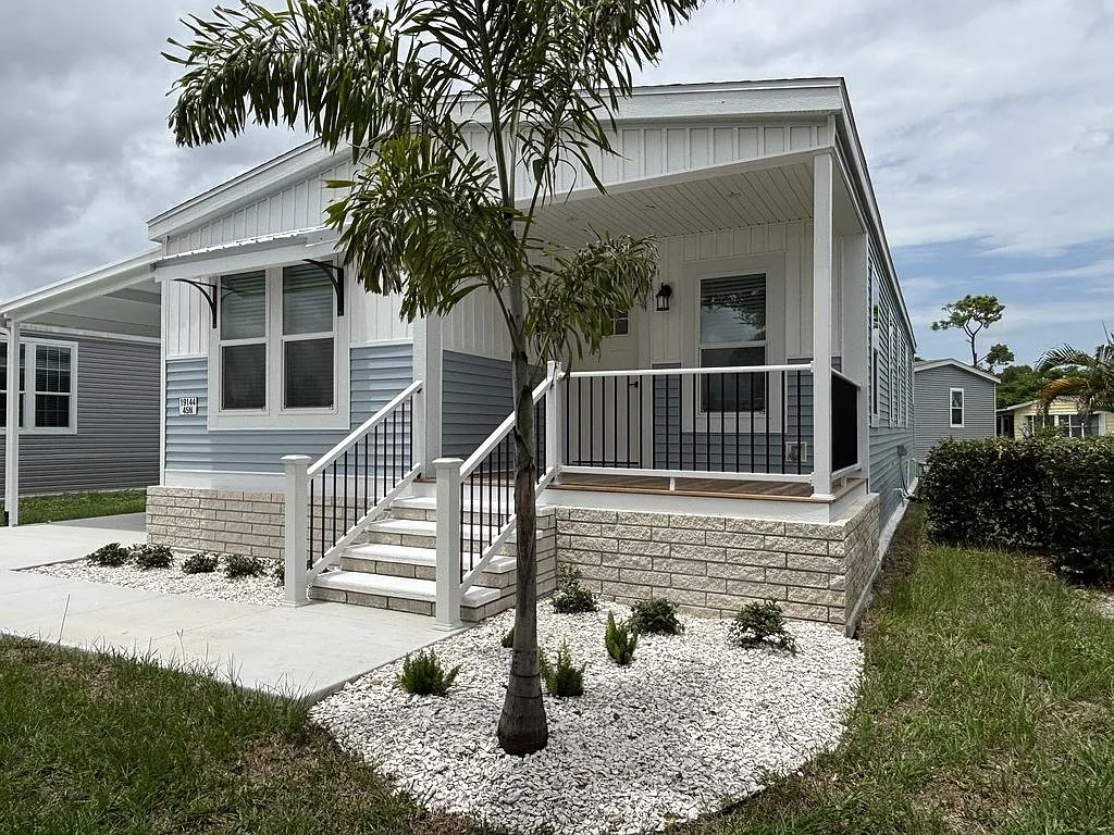 2 bed, 2.0 bath, 1290 sqft, $1,499 — Photo 1