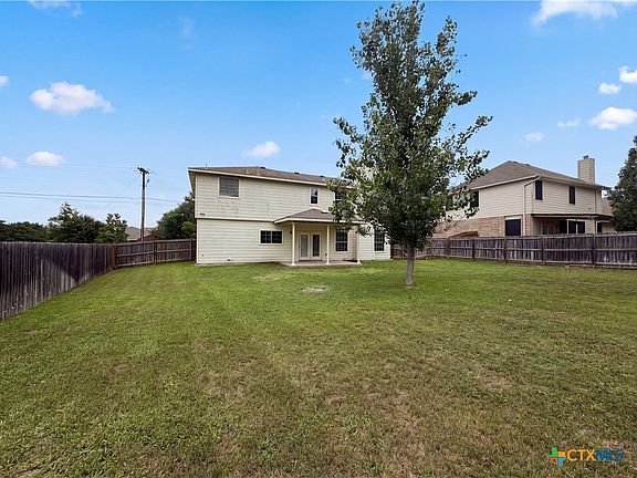 5th image of 313 Crowfoot Dr