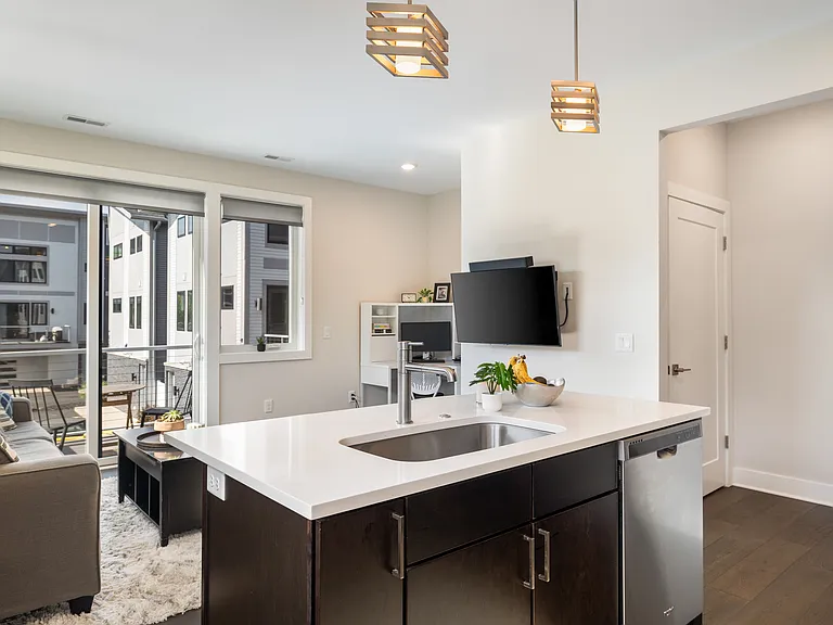 635 Fairview Ave NE #1 — Photo 10